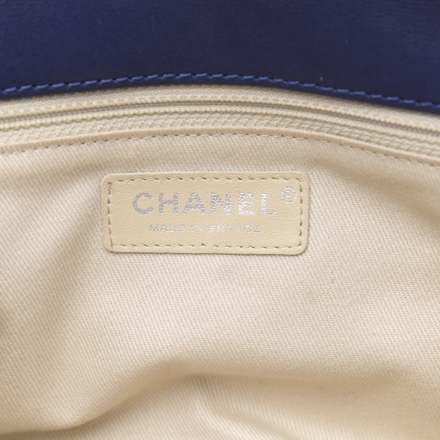 Calfskin Quilted Double Stitch Hamptons Clutch with Chain Blue