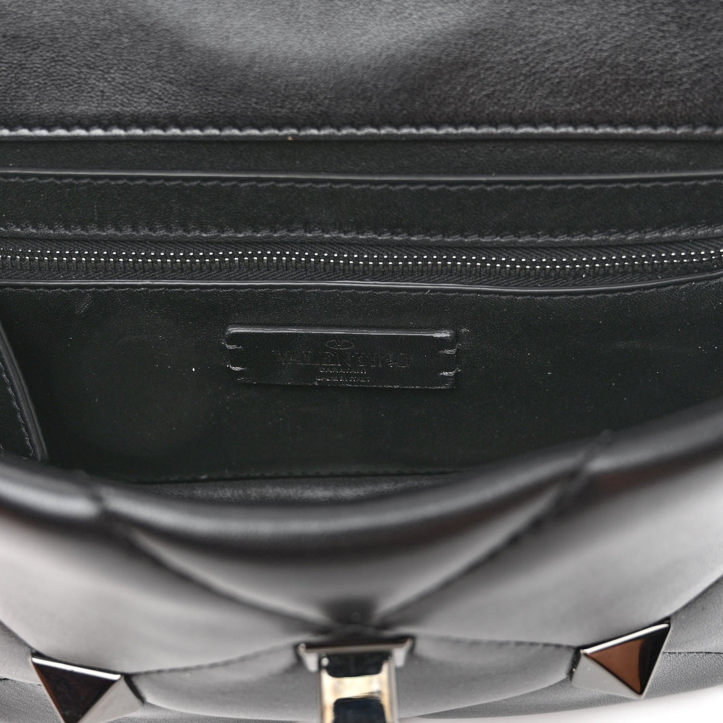 Nappa Monochrome Medium Roman Stud Shoulder Bag Black