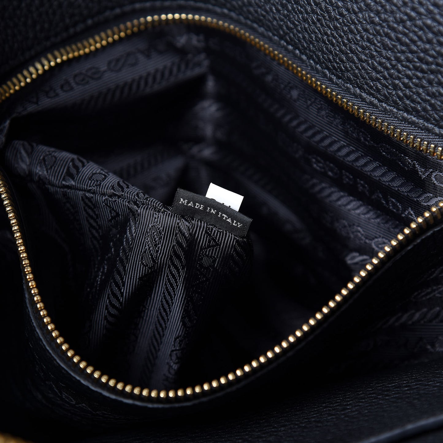 Vitello Daino Tote Black