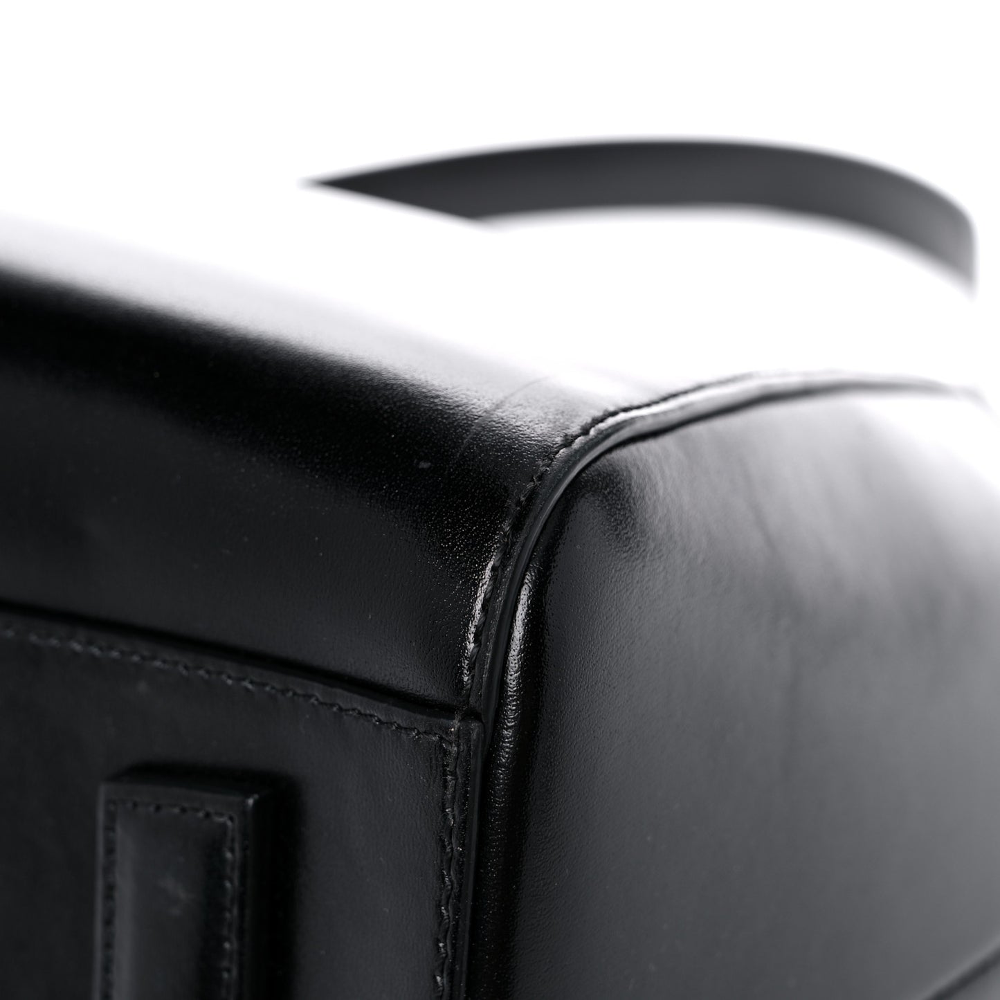 Shiny Lord Calfskin Medium Antigona Black