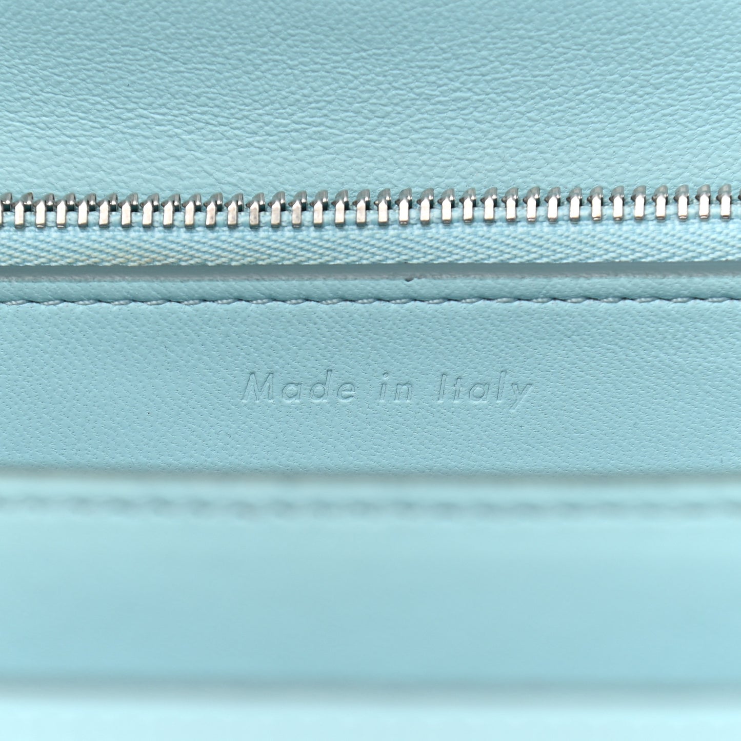 Box Calfskin Medium Classic Box Flap Bag Pool