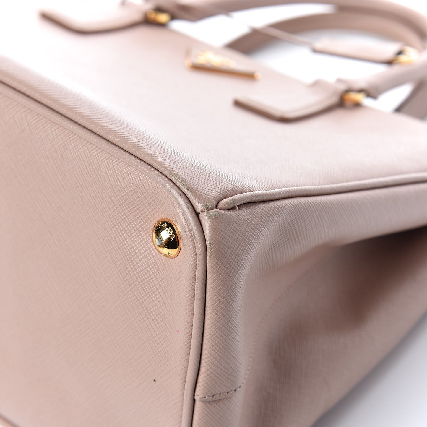 Saffiano Medium Galleria Double Zip Tote Cammeo