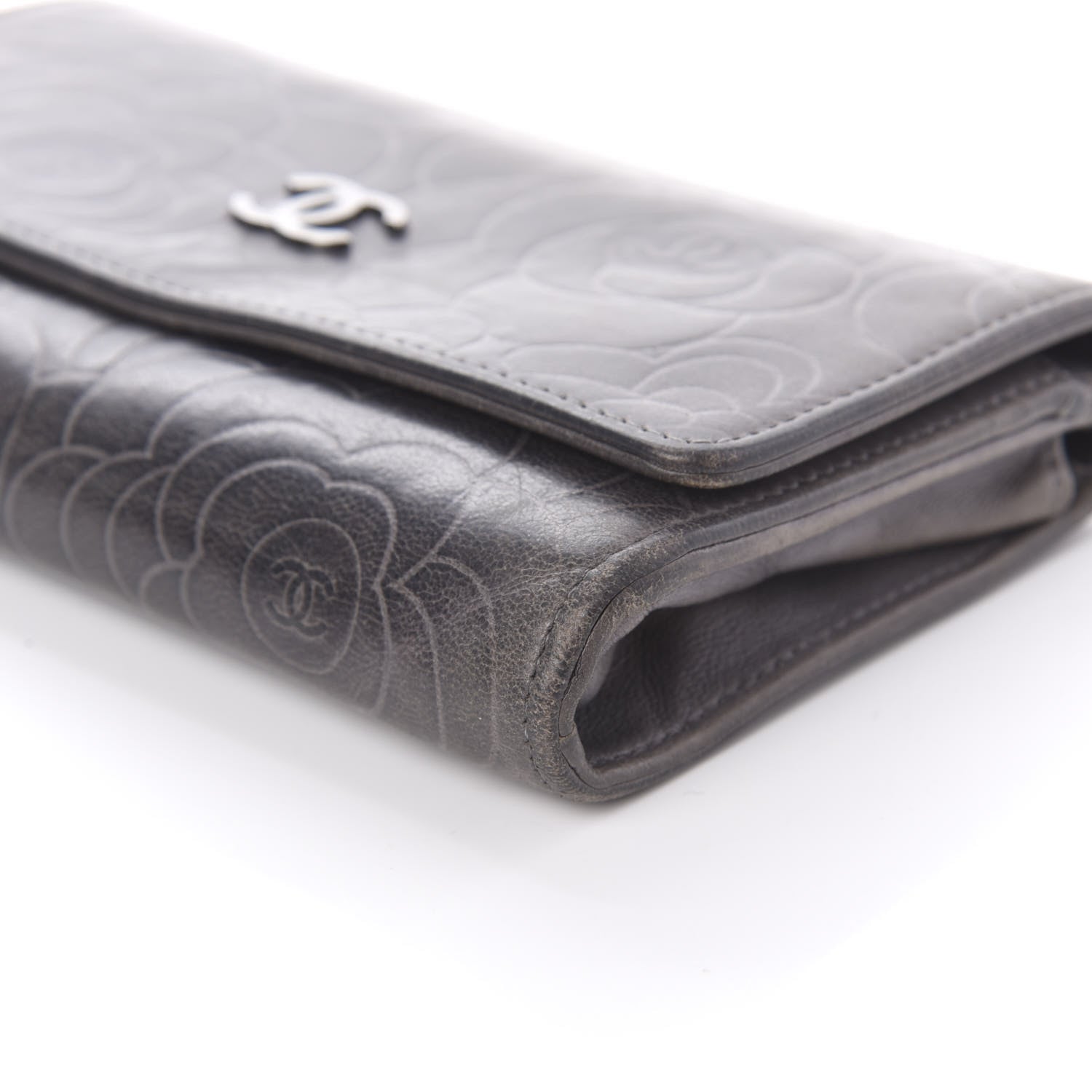 Chanel Lambskin Camellia Embossed Yen Wallet Grey 7 of 13