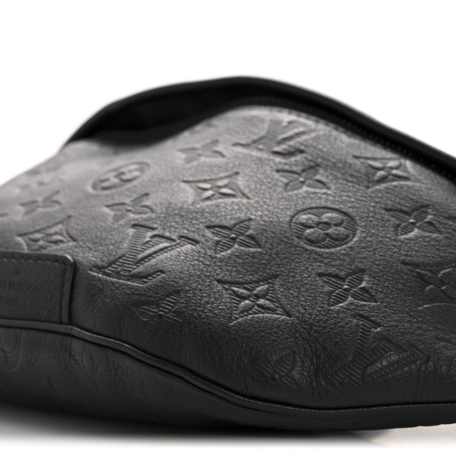 Louis Vuitton Calfskin Monogram Shadow Discovery Bumbag Black 9 of 11