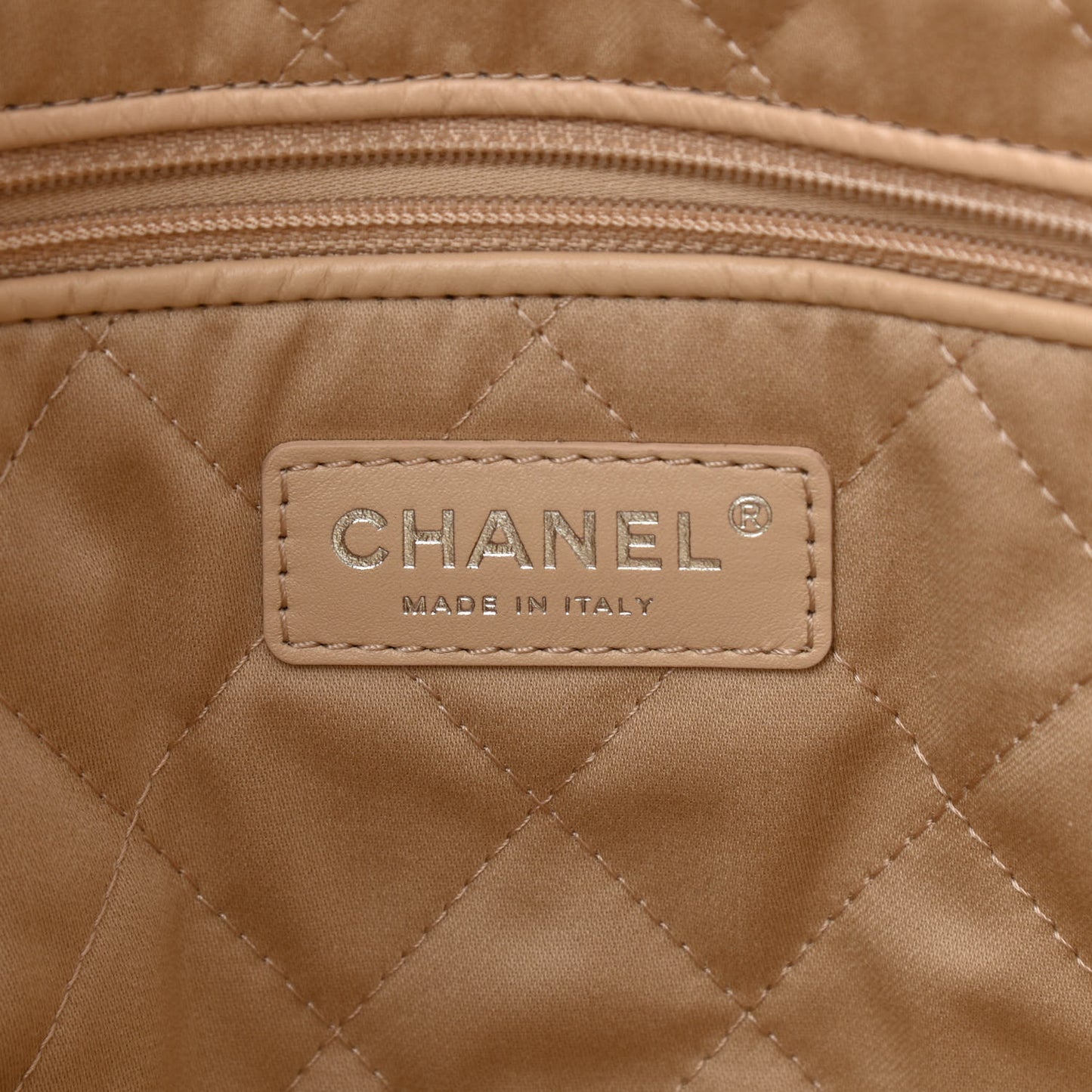 Shiny Calfskin Quilted Small Chanel 22 White