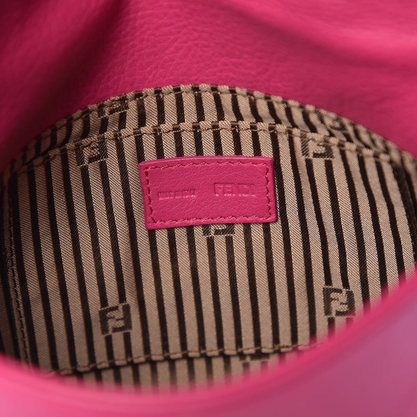 Vitello Flamingo Fendista Pouchette Crossbody Lampone