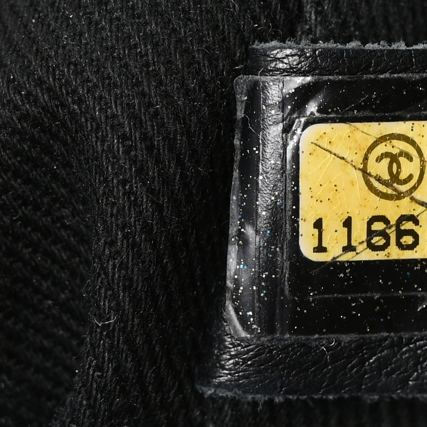 Calfskin Expandable Flap Black