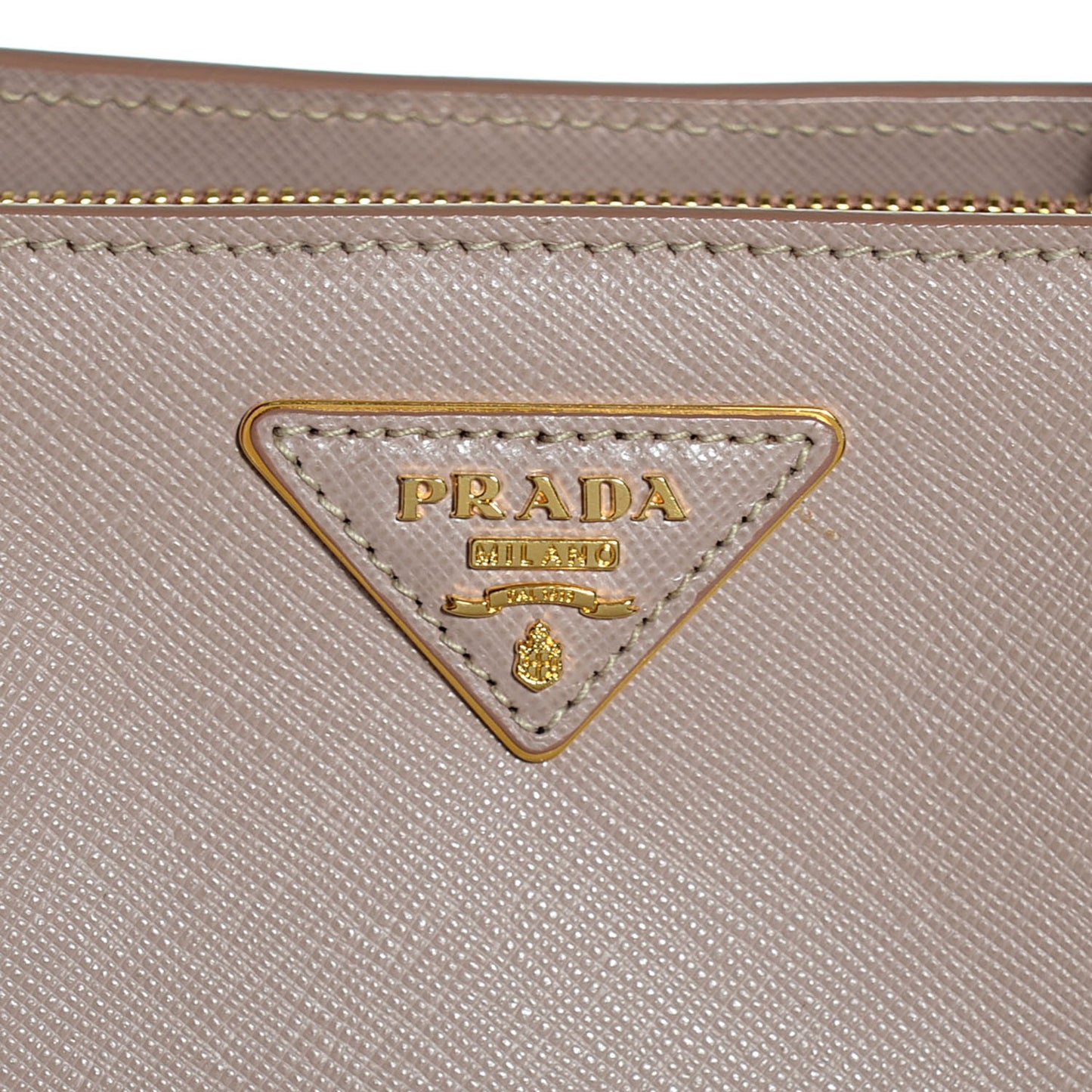 Saffiano Lux Medium Tote Cammeo