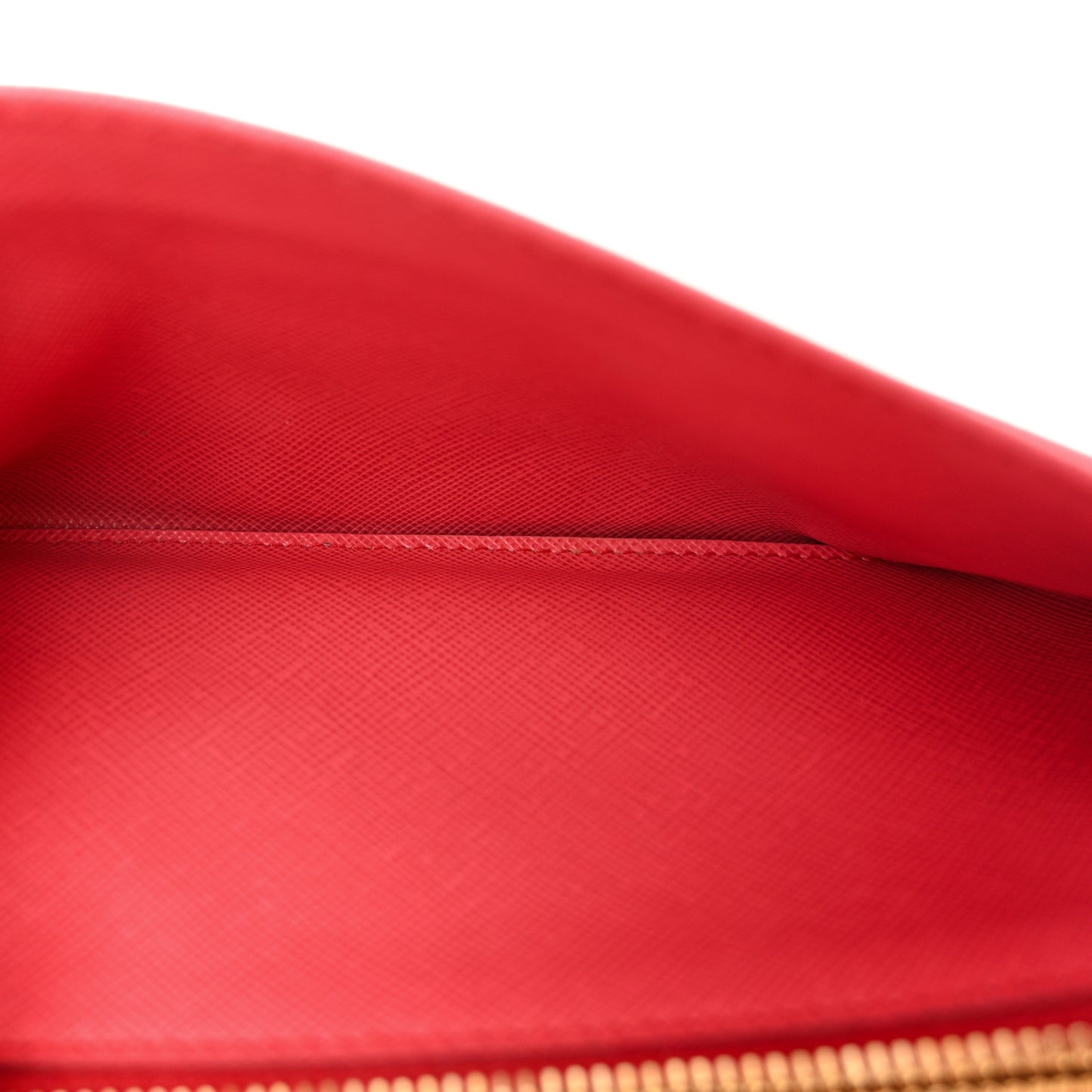 Saffiano Metal Oro Chain Wallet Peonia