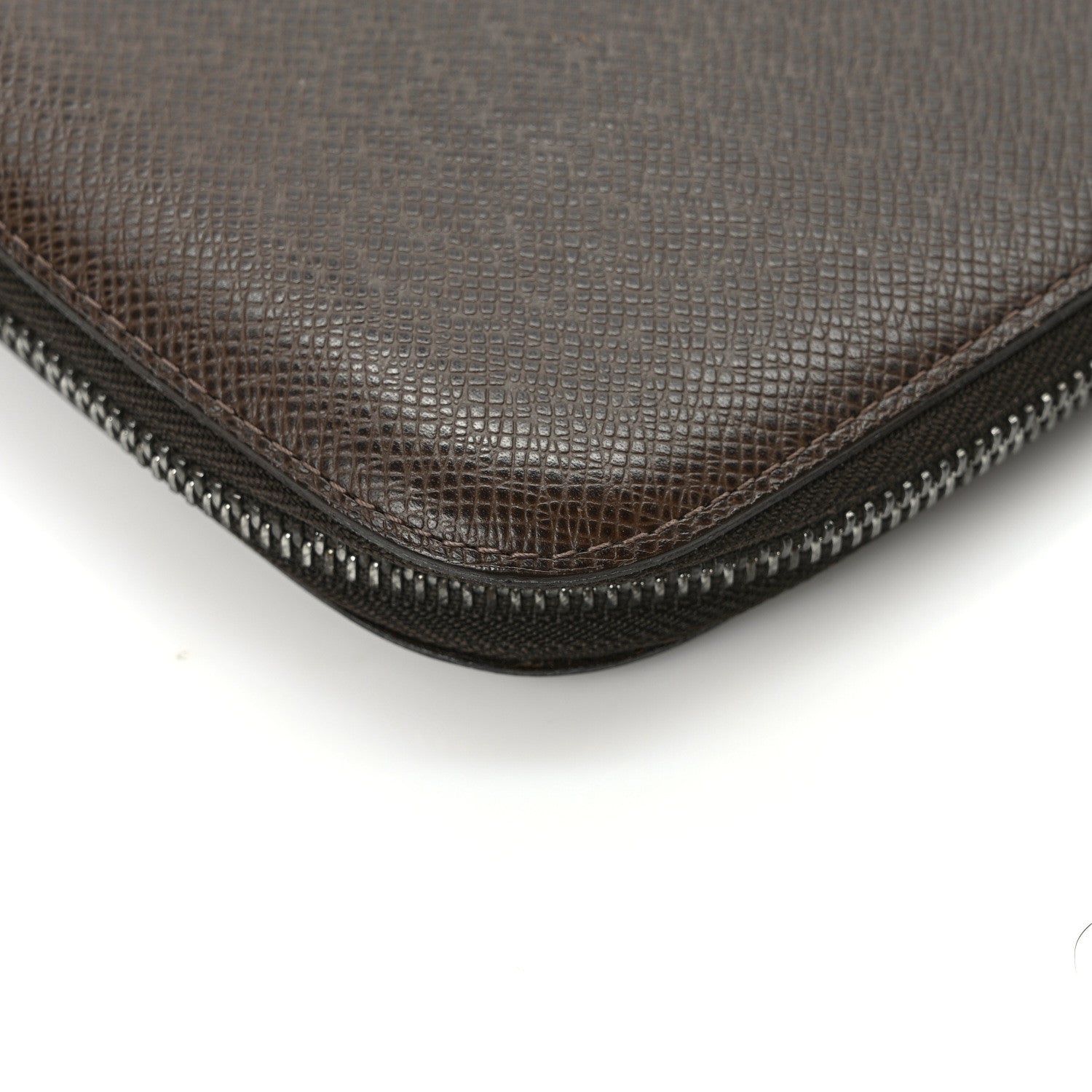 Louis Vuitton Taiga Atoll Travel Organizer Grizzli 7 of 8