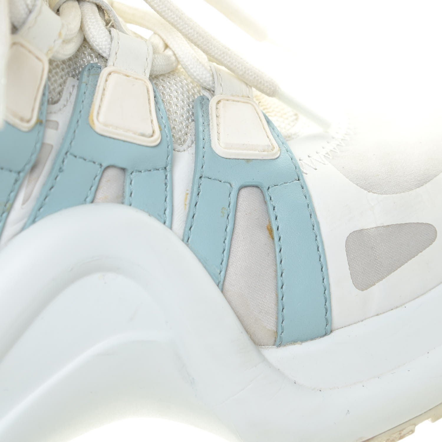 Louis Vuitton Calfskin Technical Nylon LV Archlight Sneakers 38.5 White Blue Gris 19 of 20
