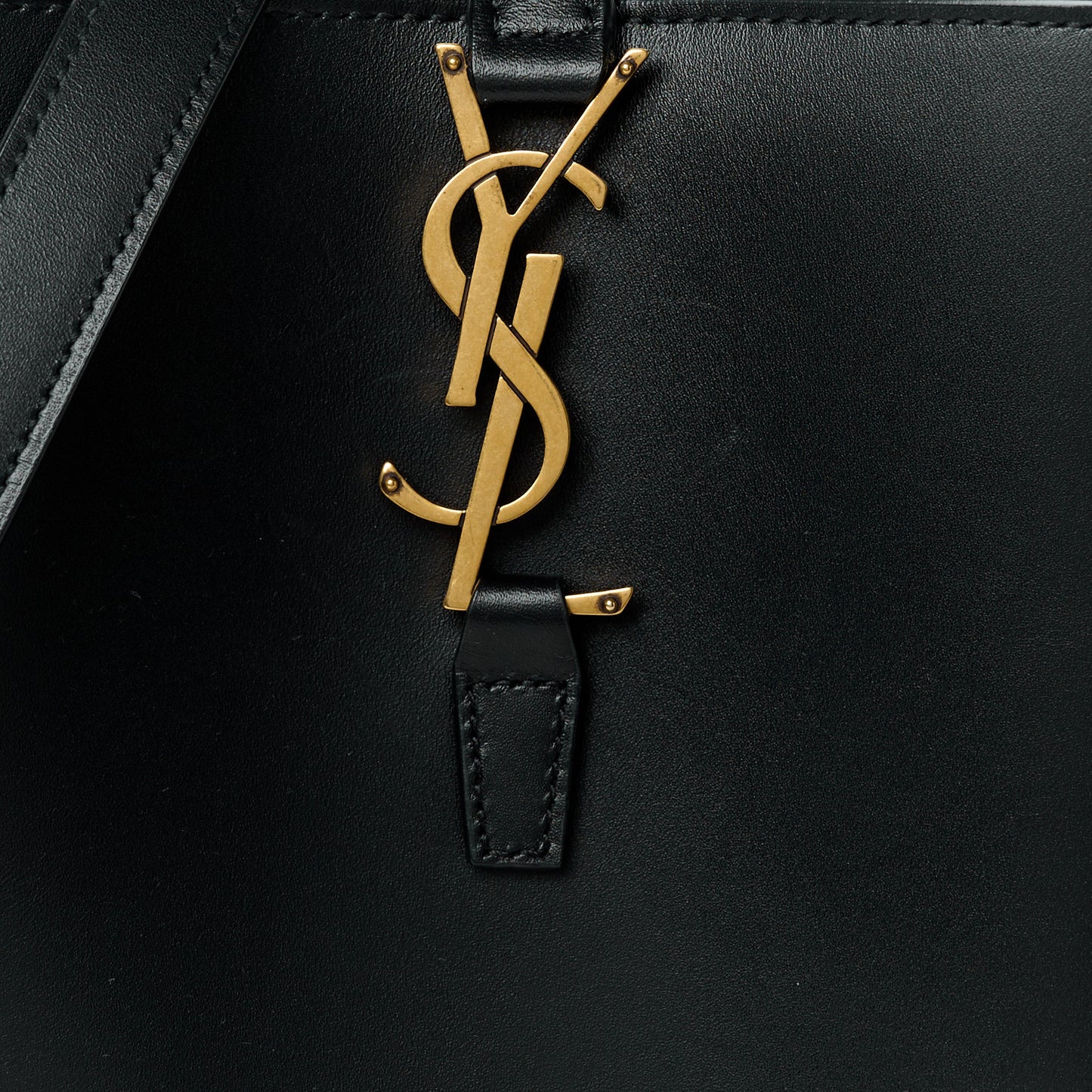 Shiny Calfskin Le 37 Mini Bucket Bag Black