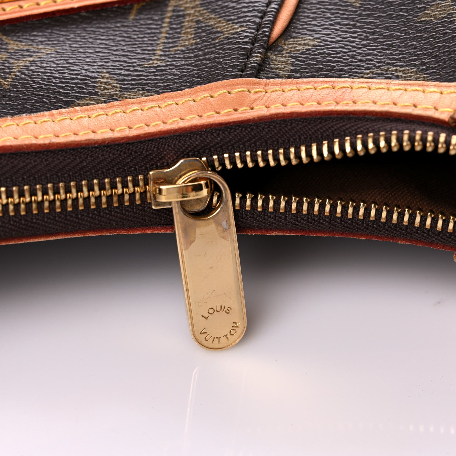 Louis Vuitton Monogram Thames PM 22 of 22
