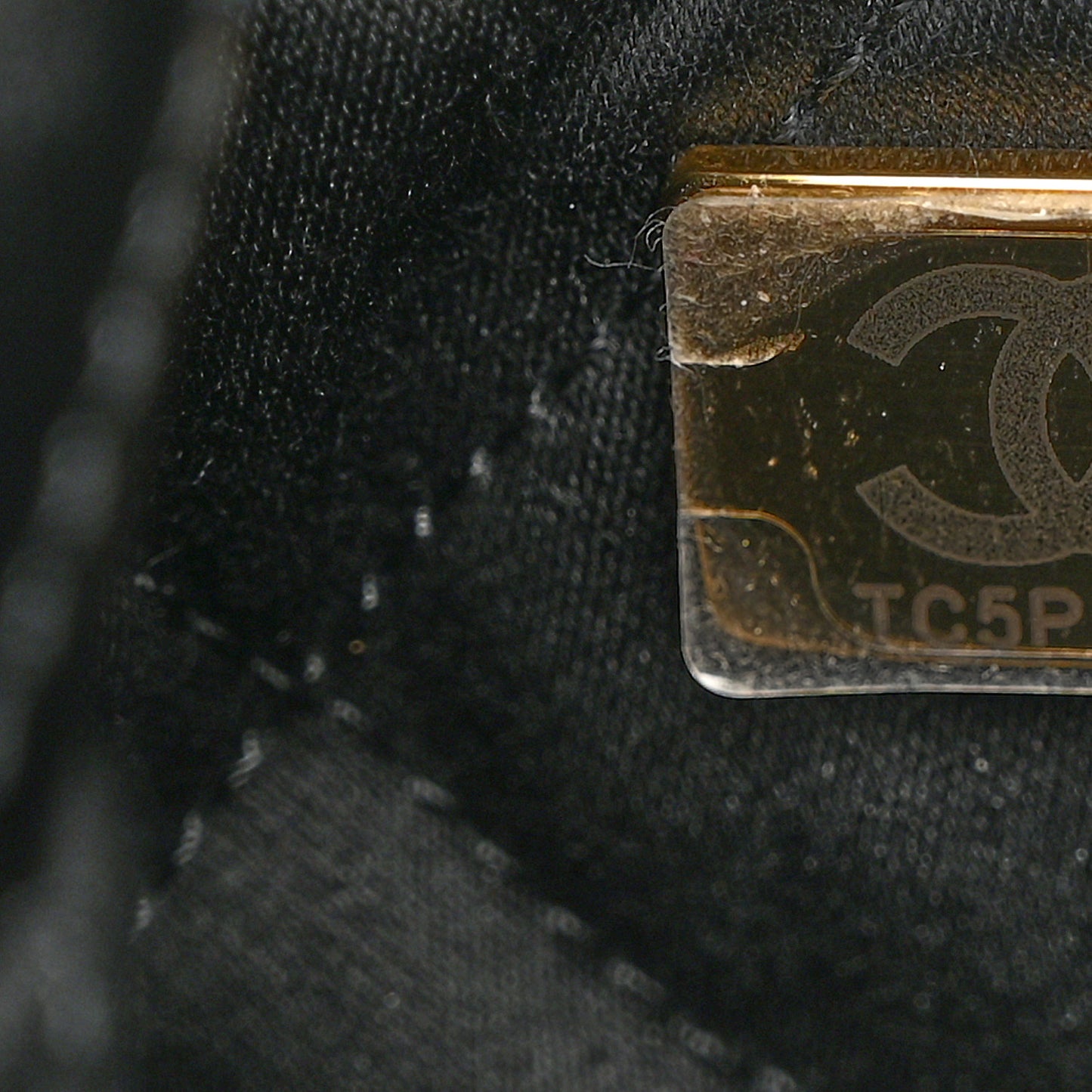 Shiny Crumpled Calfskin Quilted Pearl Mini Chanel 22 Black