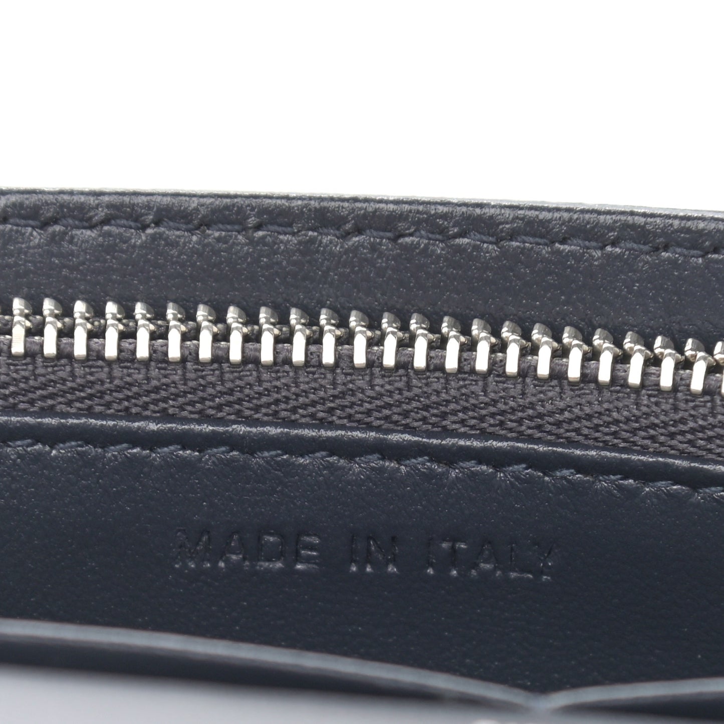 Metallic Micro-Cannage Diorama Wallet on Chain Pouch Argent