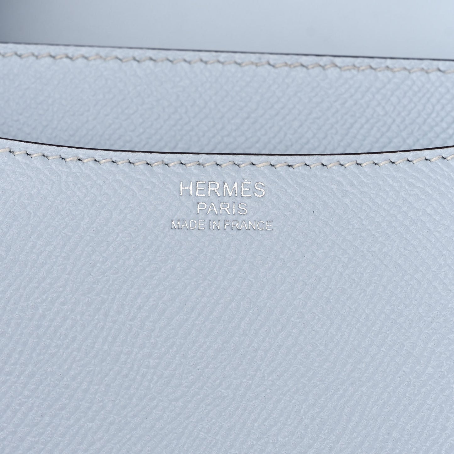 Epsom Constance 24 Bleu Brume