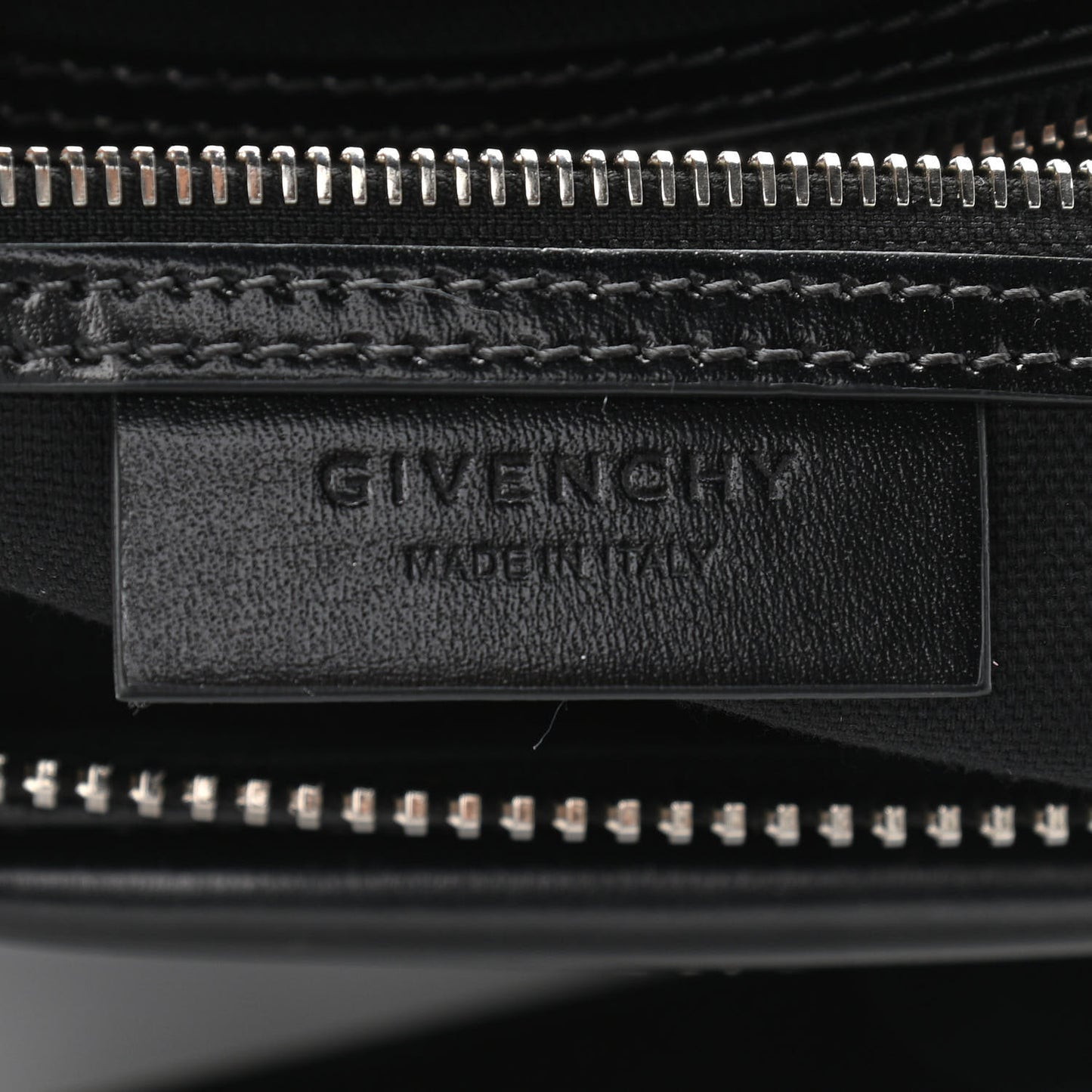Shiny Lord Calfskin Small Antigona Black