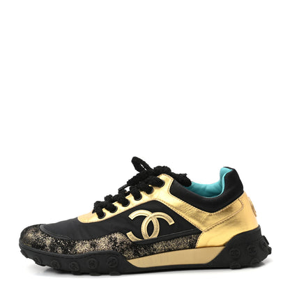 Chanel Metallic Lambskin Satin Finish Womens CC Sneakers 40.5 Black Gold 1 of 8