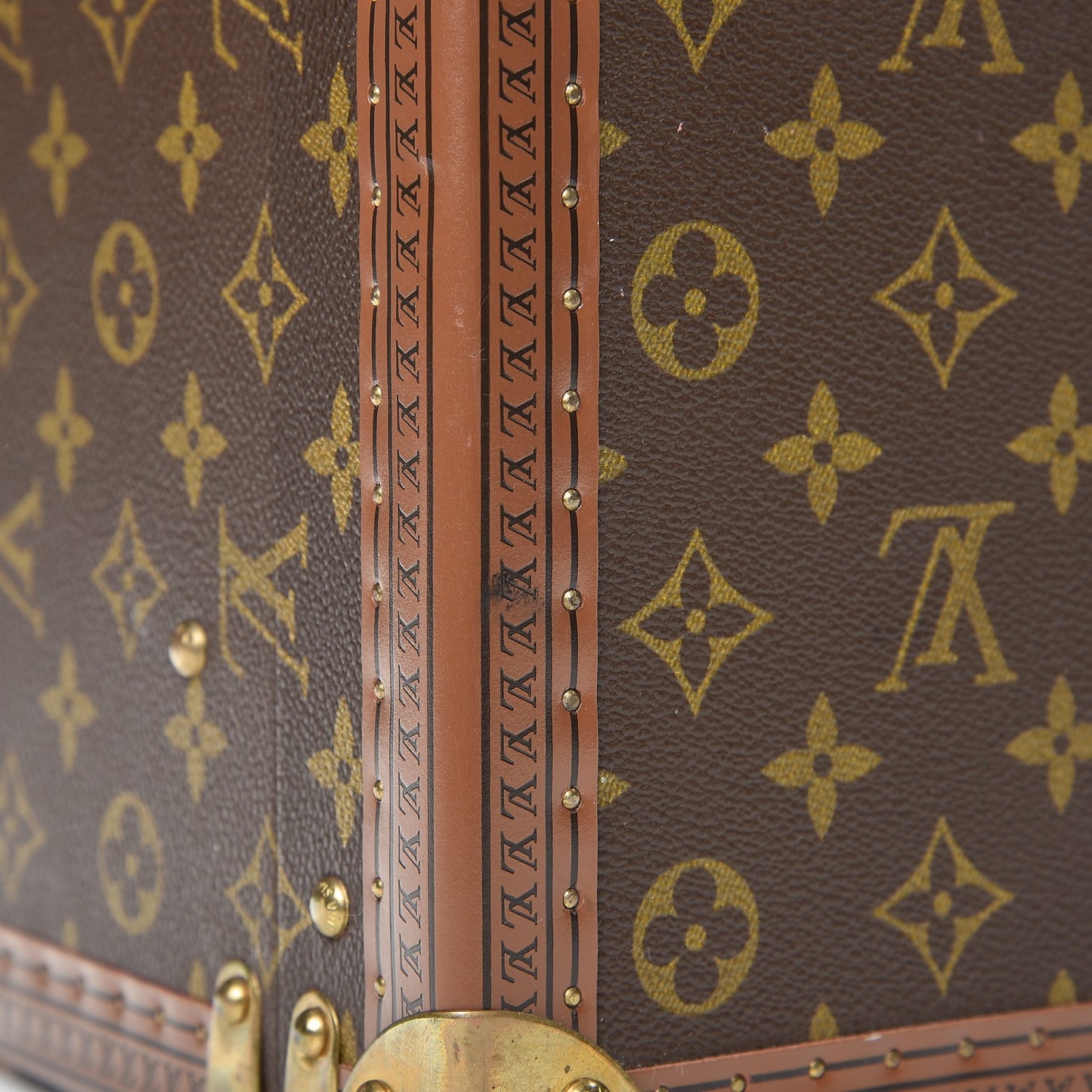 Monogram Bisten 55