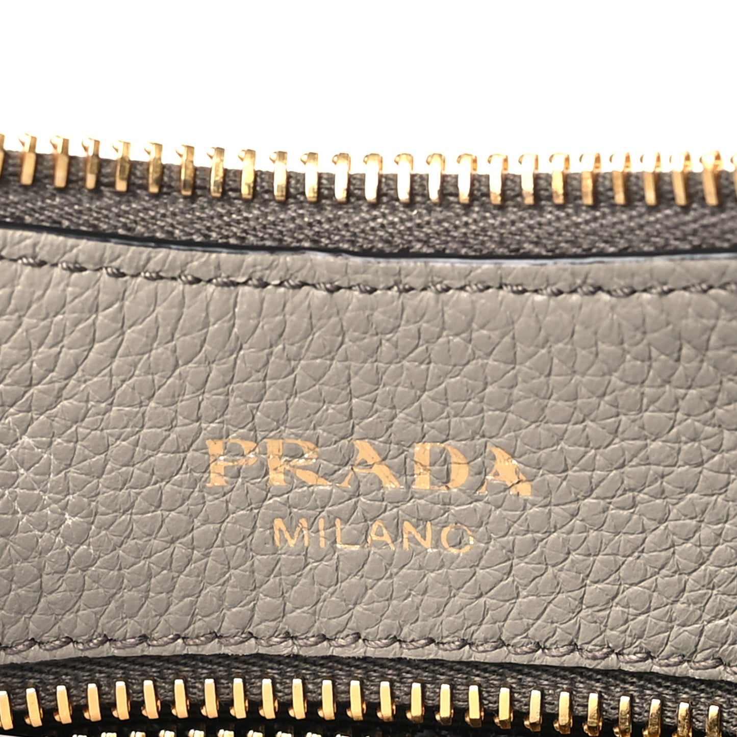 Vitello Phenix Zippered Messenger Hobo Argilla