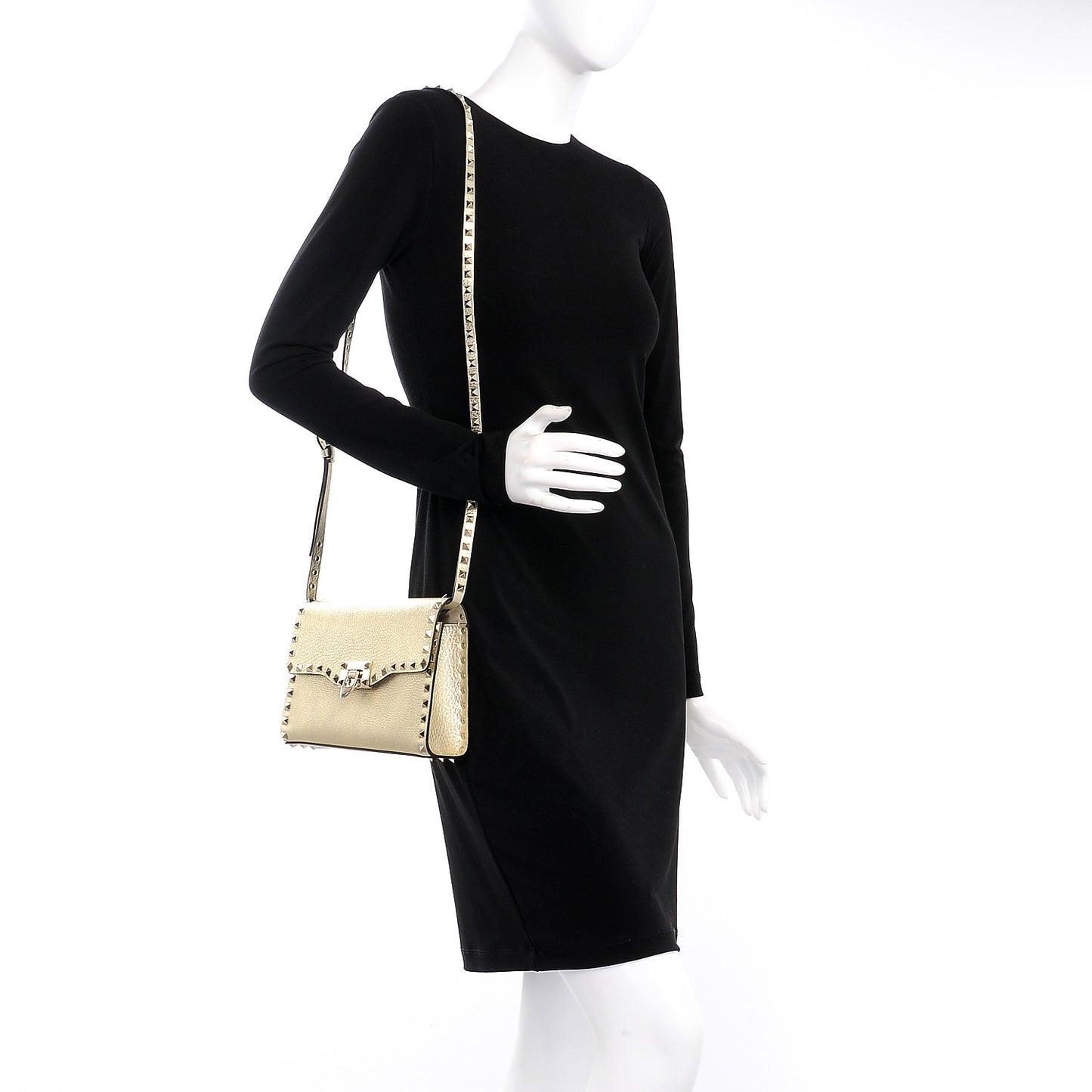 Metallic Pebbled Calfskin Medium Rockstud Flip Lock Crossbody Bag Platino
