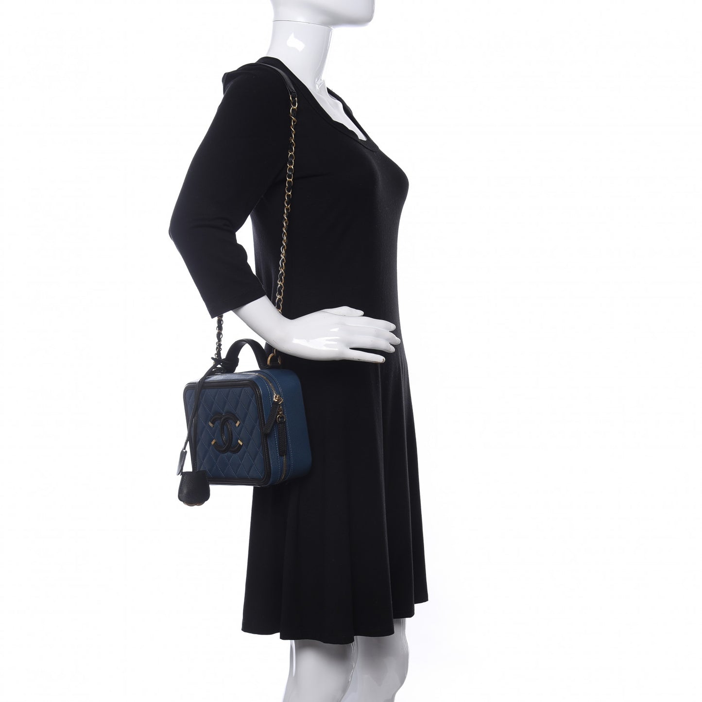 Caviar Quilted Medium CC Filigree Vanity Case Navy Black