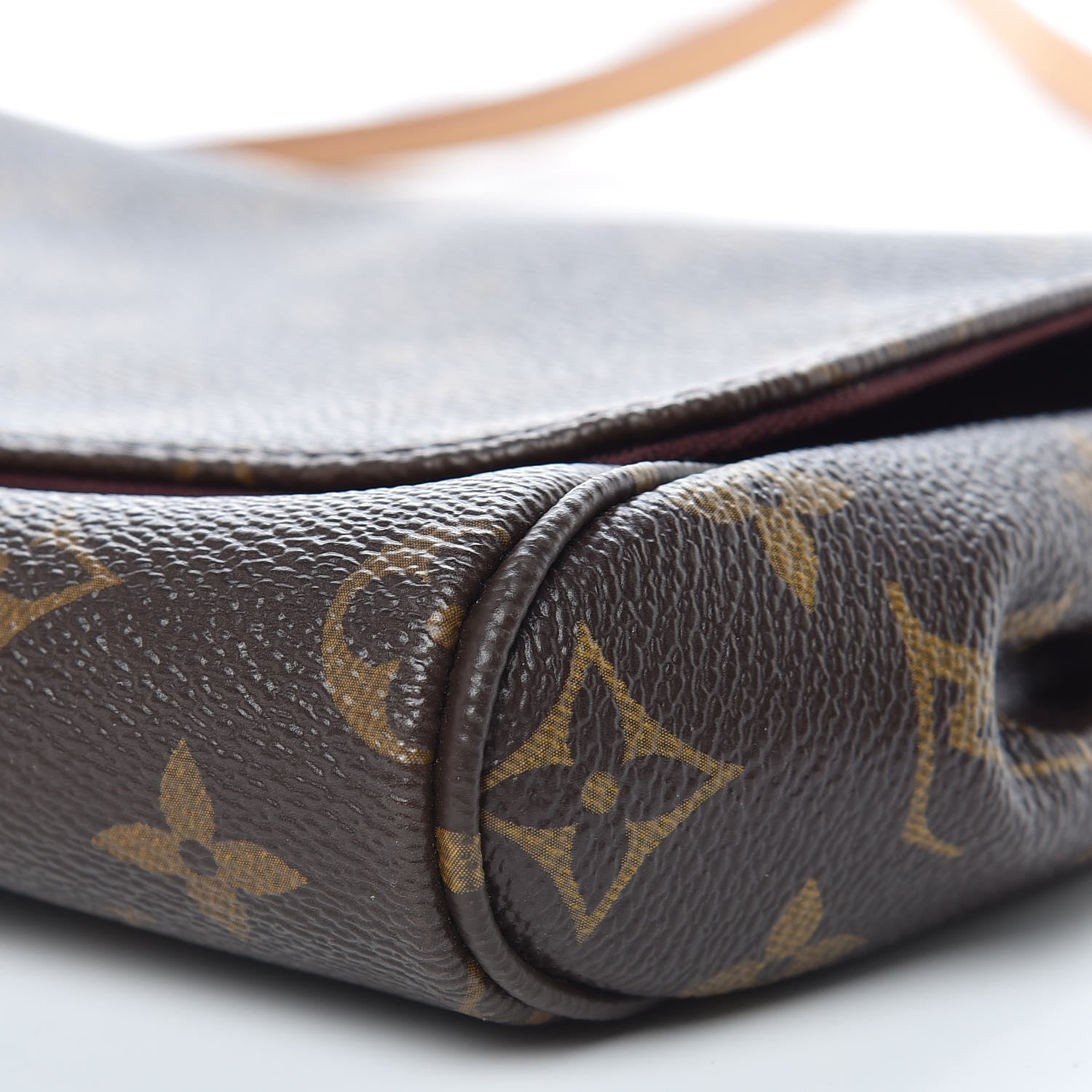 Louis Vuitton Monogram Favorite MM 6 of 11