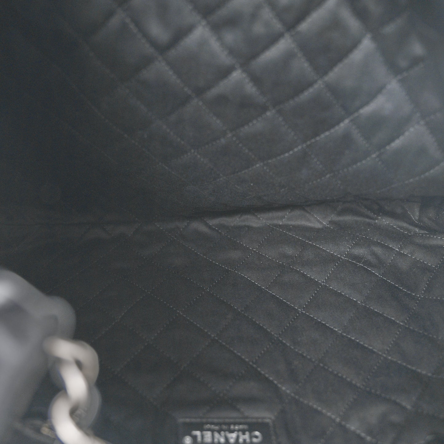 Shiny Calfskin Quilted Chanel 22 Black