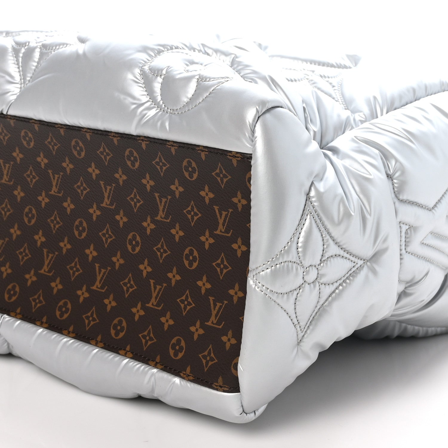 Louis Vuitton Econyl Monogram Pillow Giant Onthego GM Silver 9 of 9