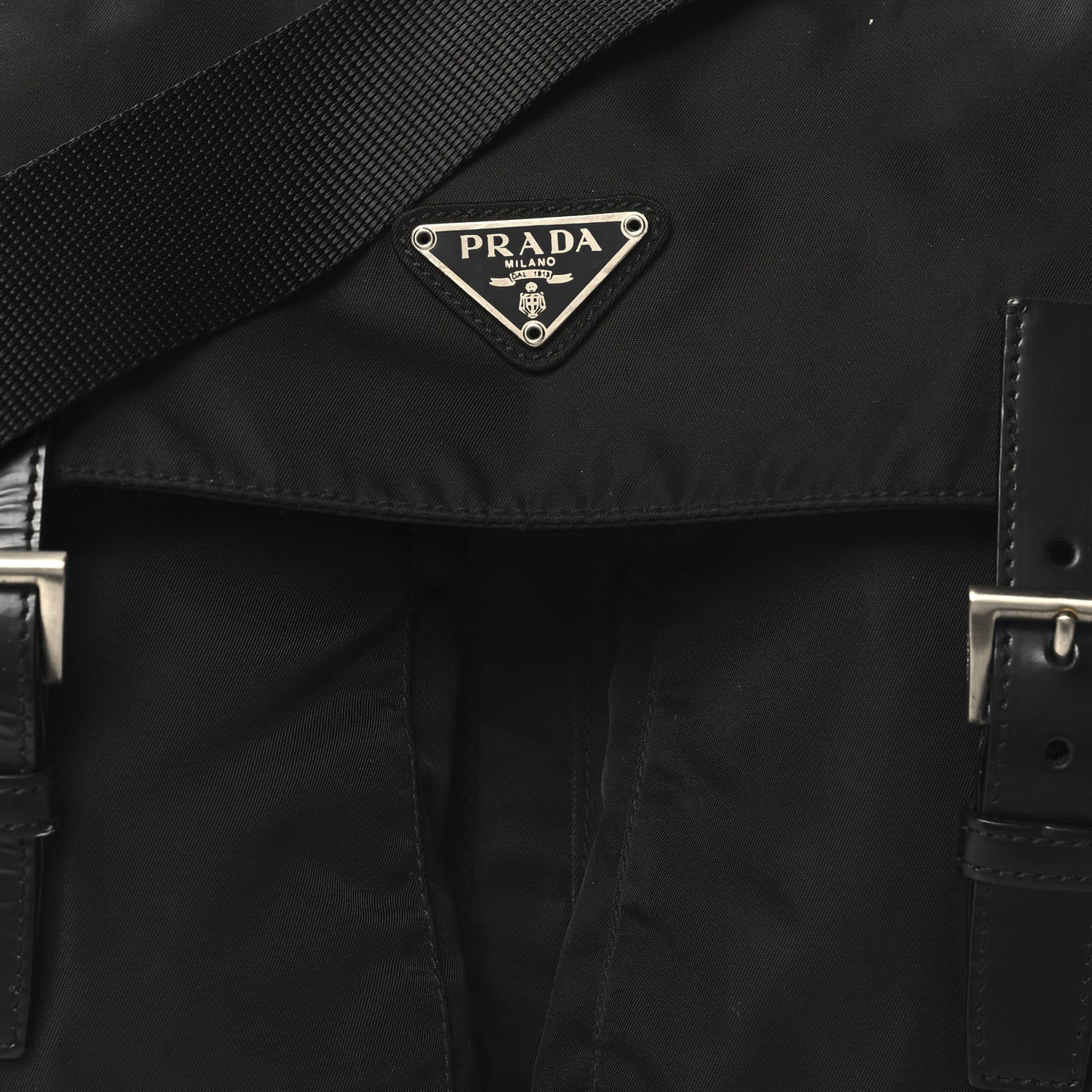 Tessuto Nylon Saffiano Vela Messenger Bag Black