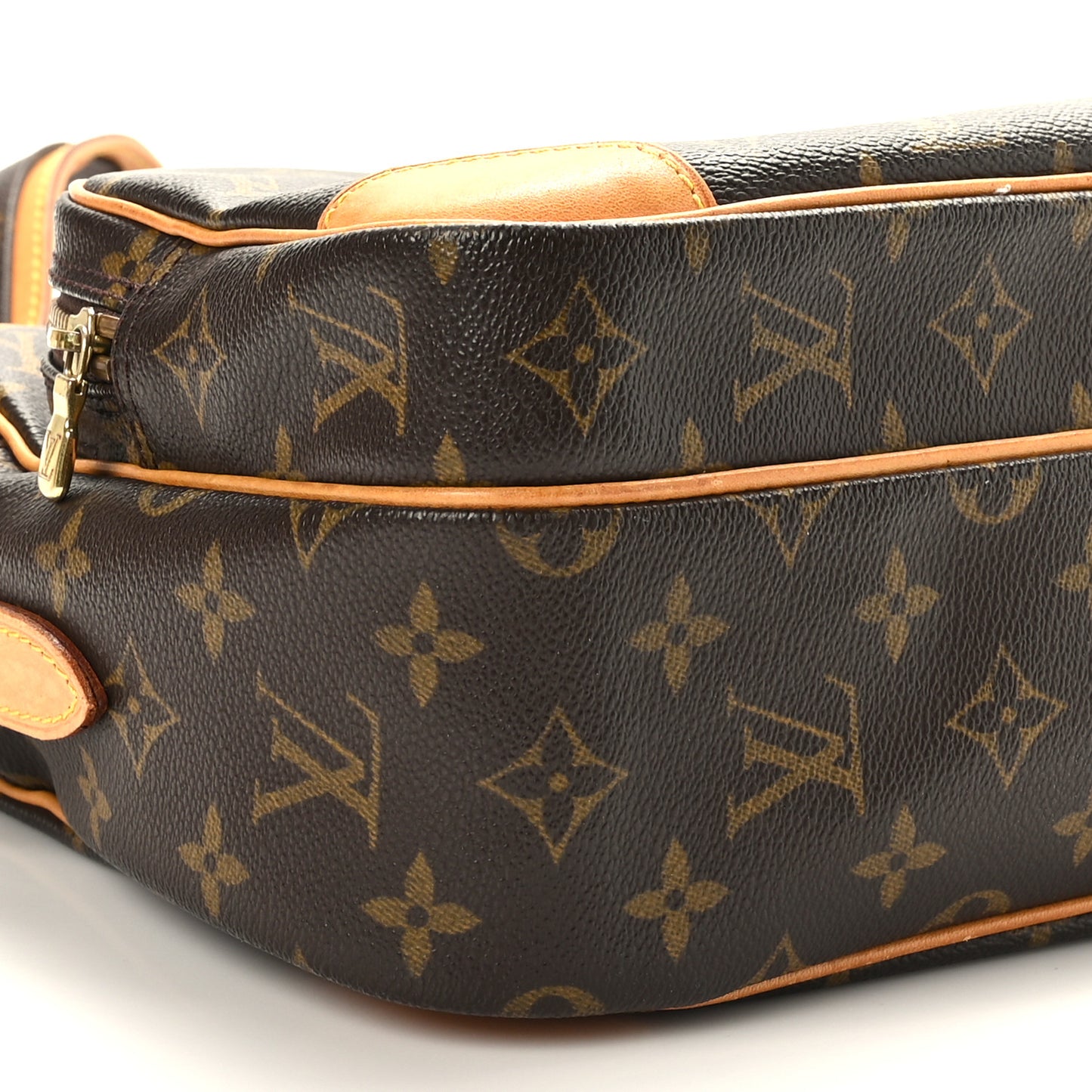 Monogram Nil 28