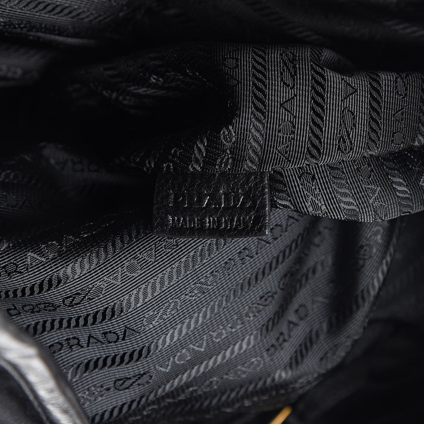 Tessuto Nylon Cervo Shoulder Bag Black