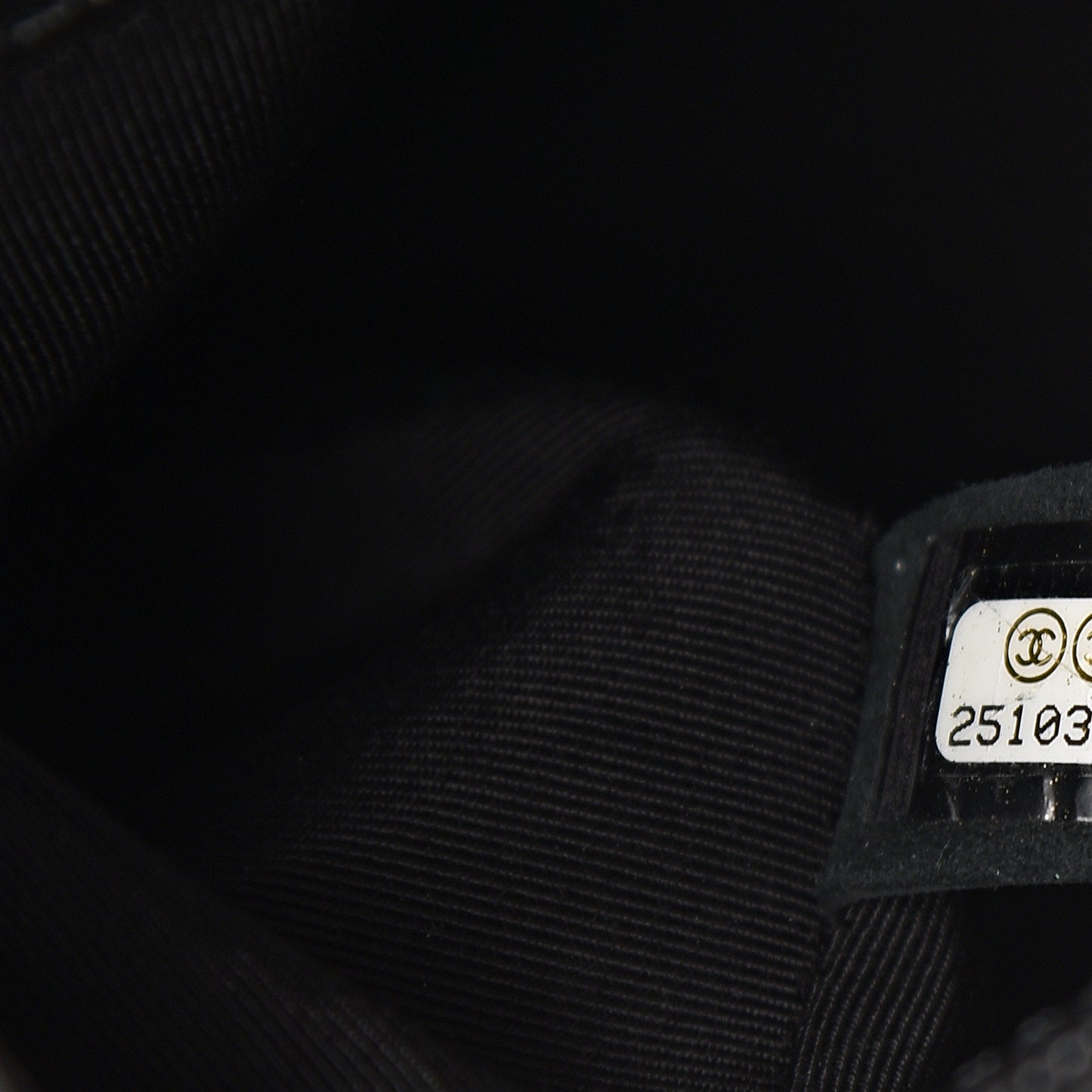 Caviar Quilted Medium Boy Flap Black