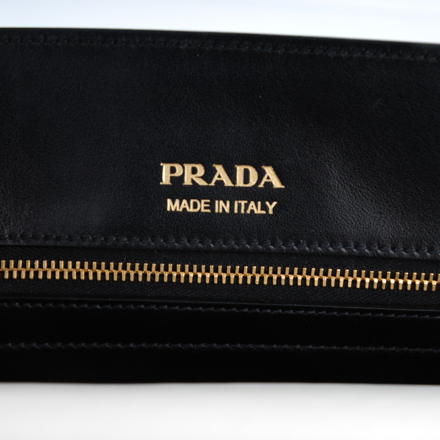 Saffiano Calfskin Bibliothèque Top Handle Nero Black Bianco