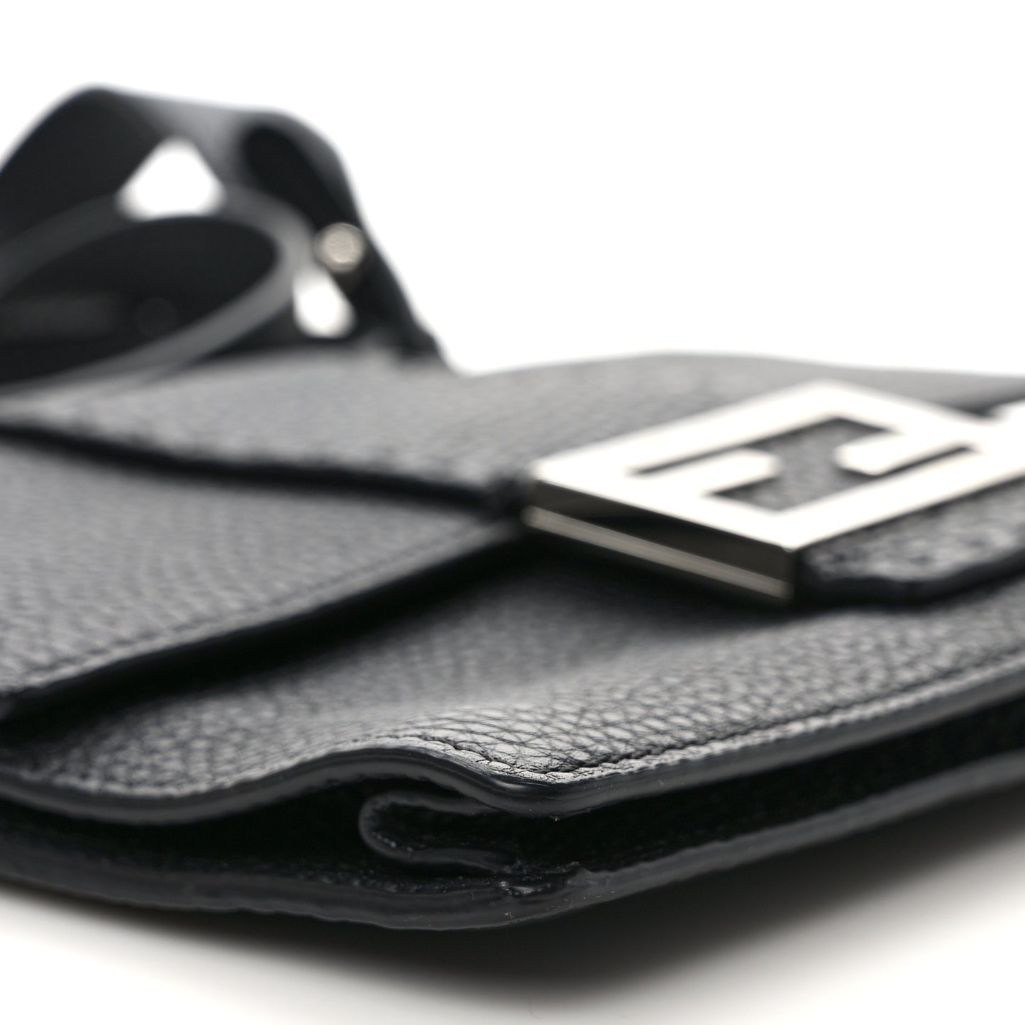 Cuoio Romano Selleria Medium Flat Baguette Black