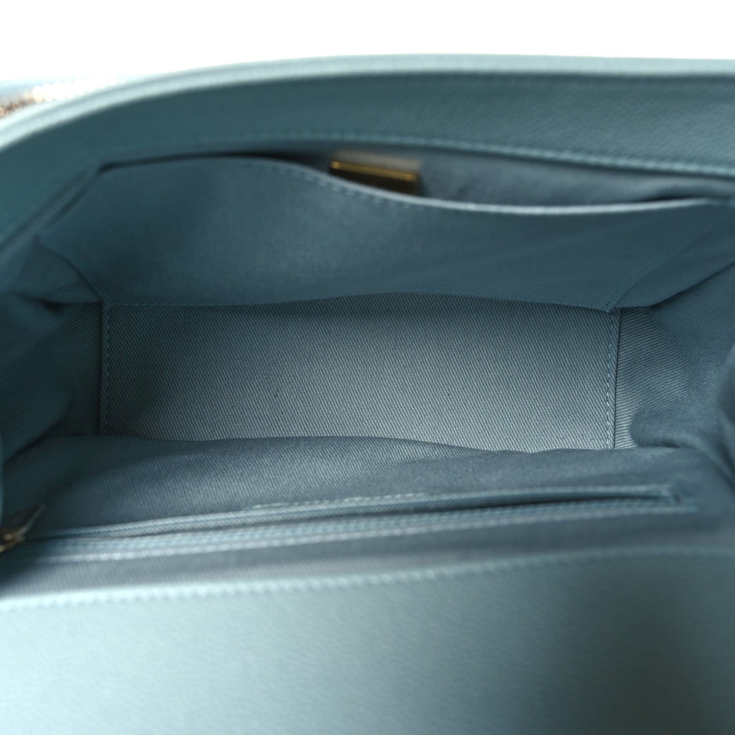 Caviar Quilted Medium Business Affinity Flap Light Blue