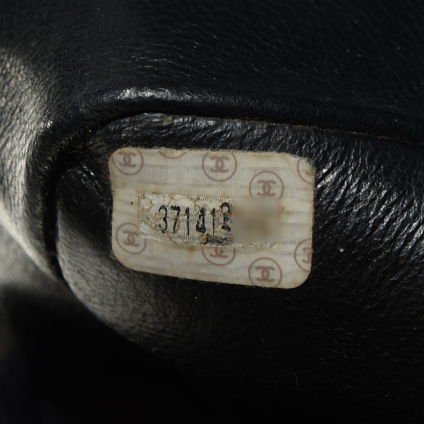 Caviar Horizontal Quilt Jumbo Flap Black