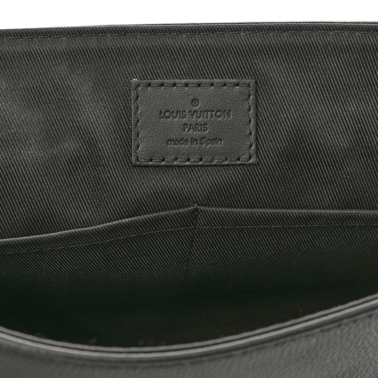 Calfskin Aerogram Messenger Black