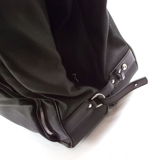 Louis Vuitton Taiga 5 Hanger Garment Carrier 7 of 10