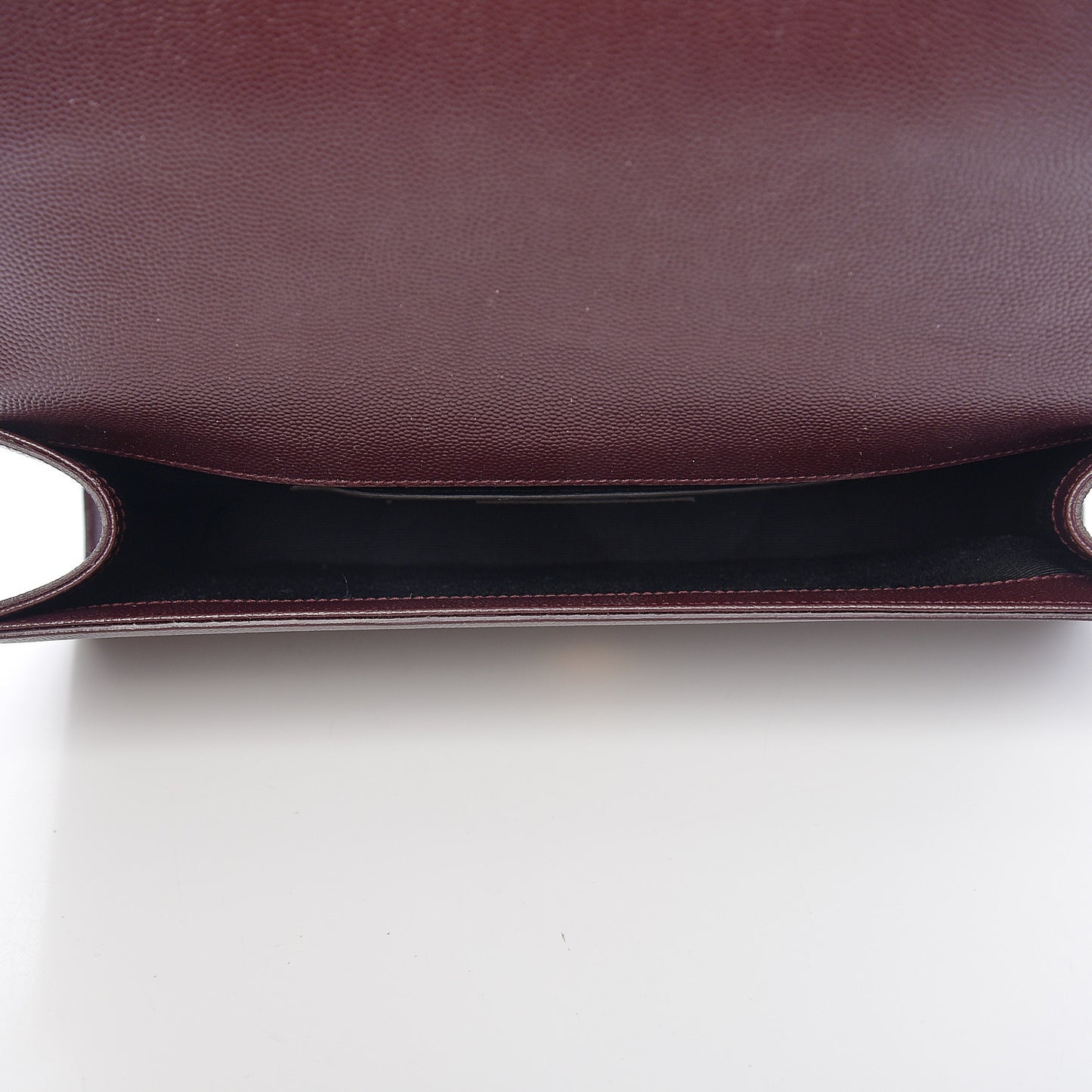 Grain De Poudre Classic Monogram Cassandre Clutch Amaranto