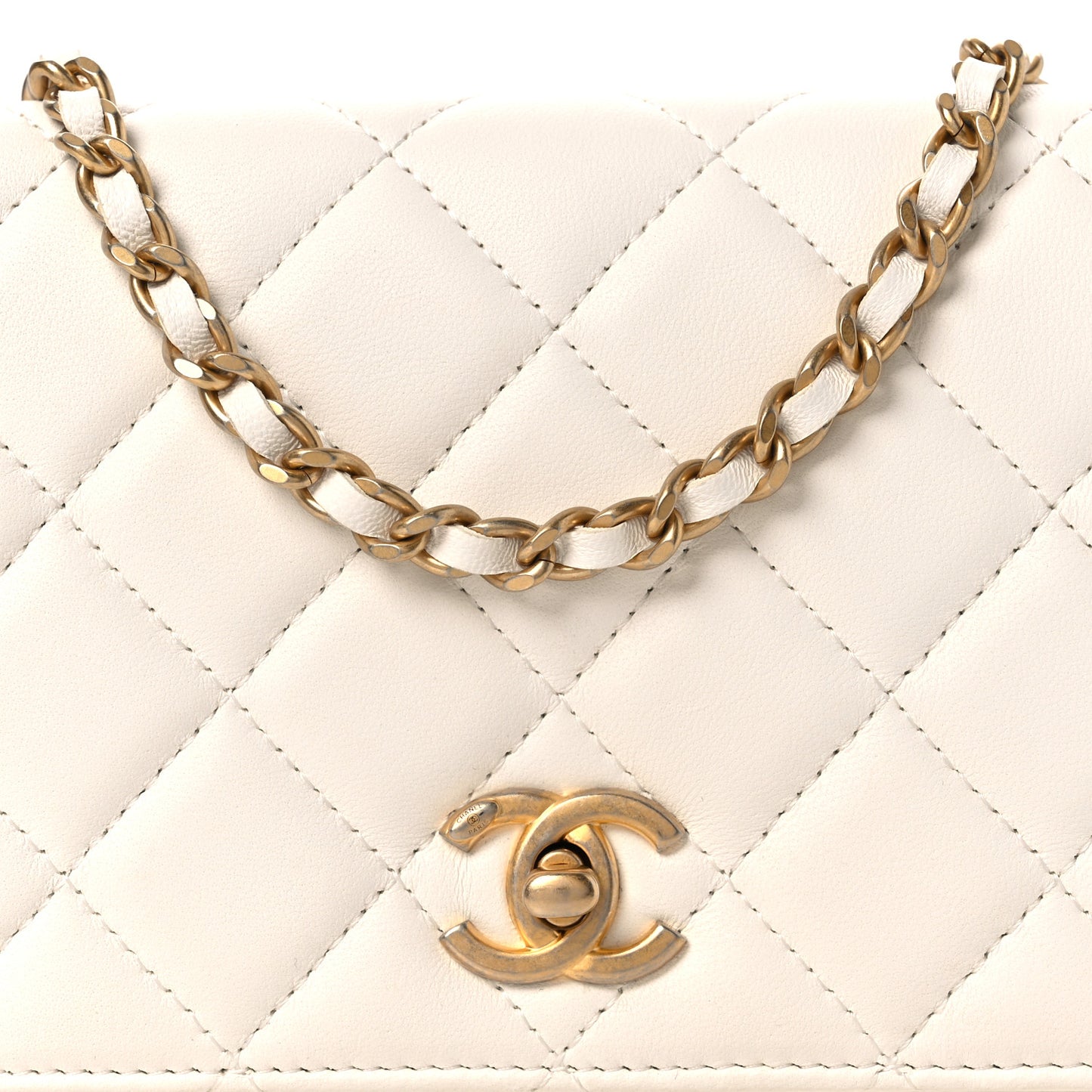 Lambskin Quilted CC Pearl Crush Wallet on Chain WOC White