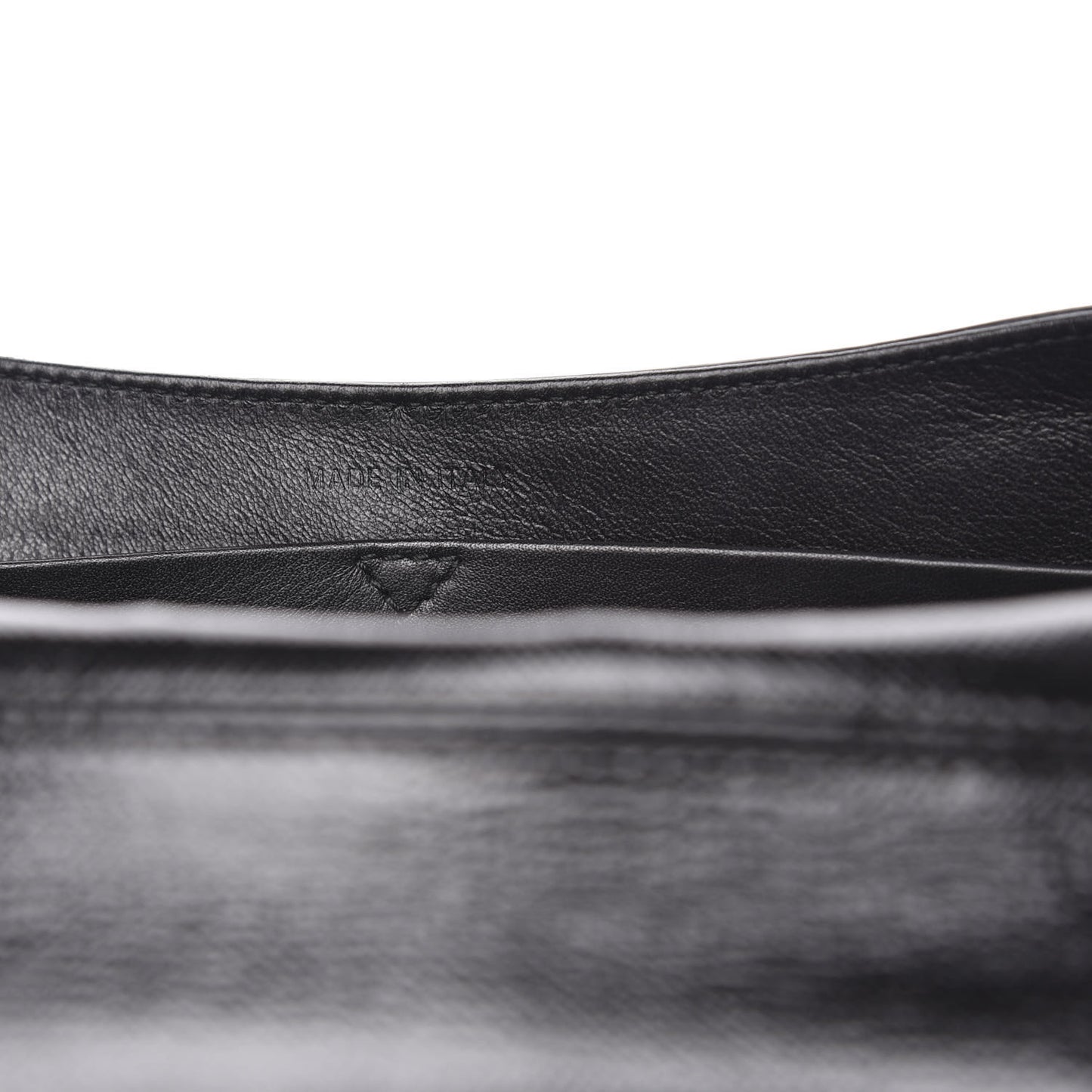 Grained Calfskin Stripe Dune Flap Black