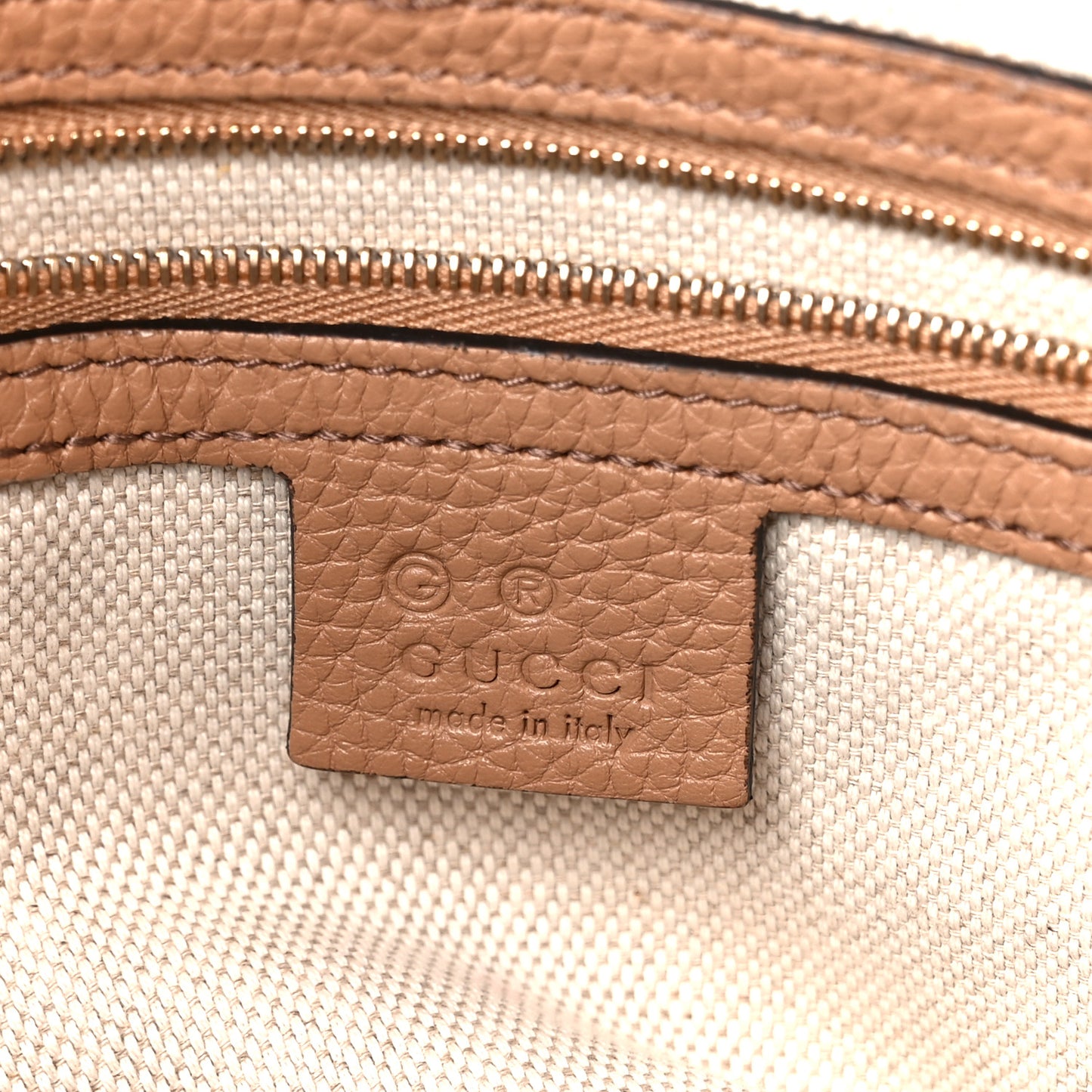 Pebbled Calfskin Large Soho Hobo Camelia