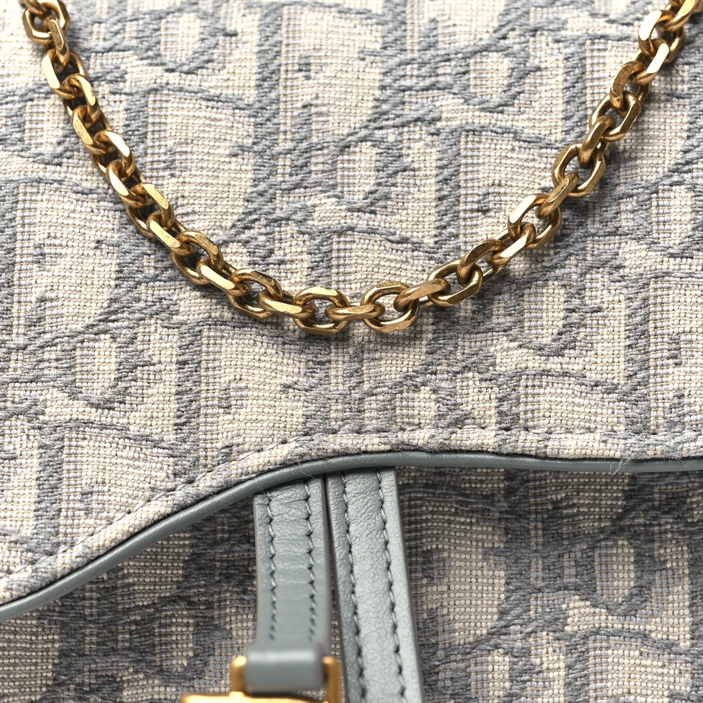 Oblique Medium Saddle Pouch With Chain Blue
