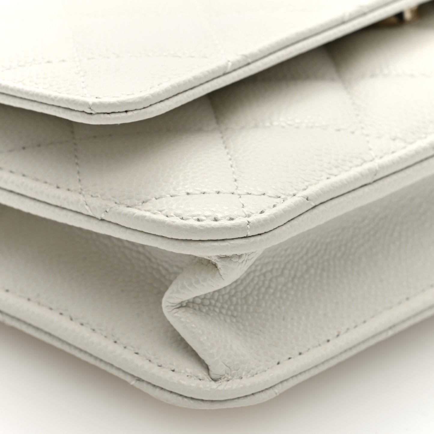 Caviar Quilted Wallet On Chain WOC White