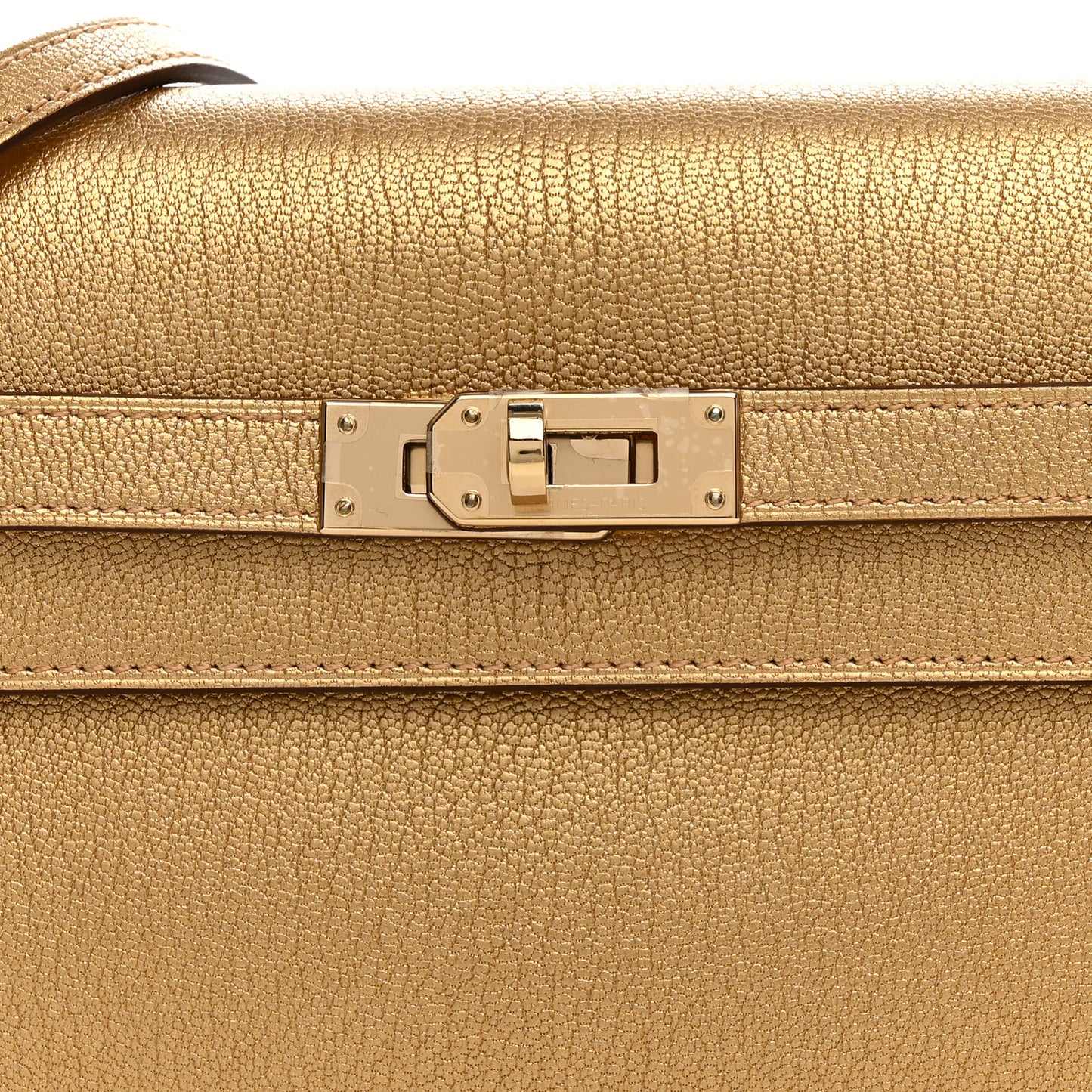 Metallic Chevre Chamkilight Kelly Wallet To Go Dore