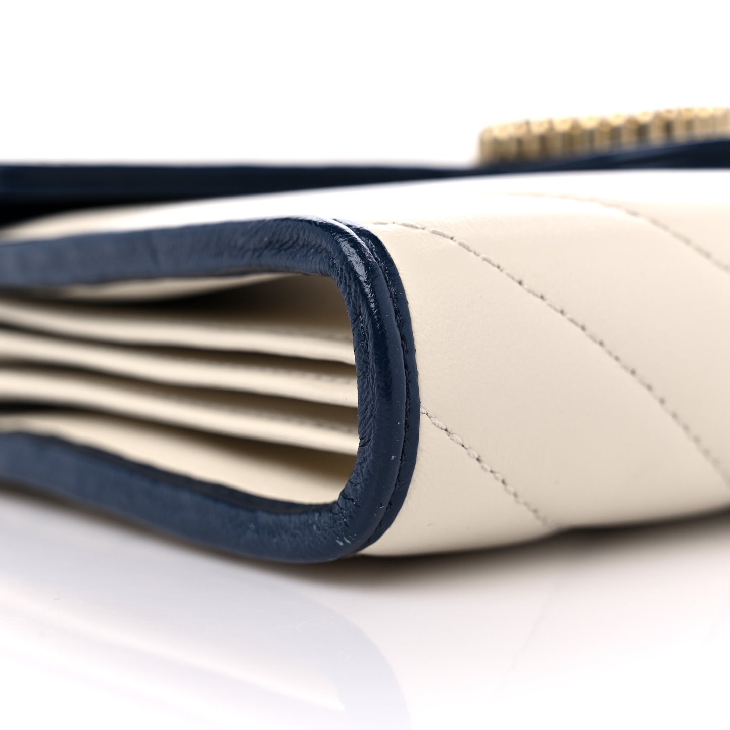Vintage Effect Calfskin Matelasse Diagonal Torchon GG Marmont Chain Wallet Mystic White Blue Agata