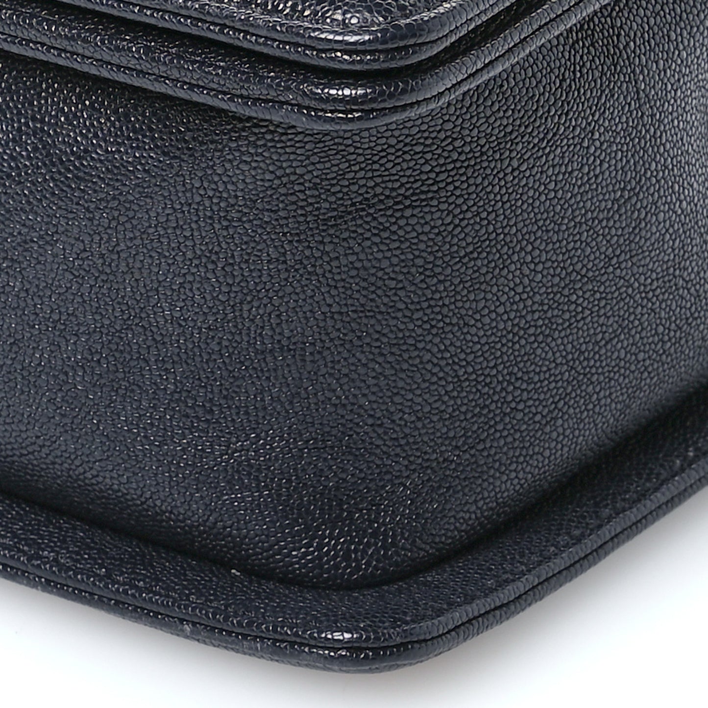 Caviar Quilted New Medium Boy Flap Navy