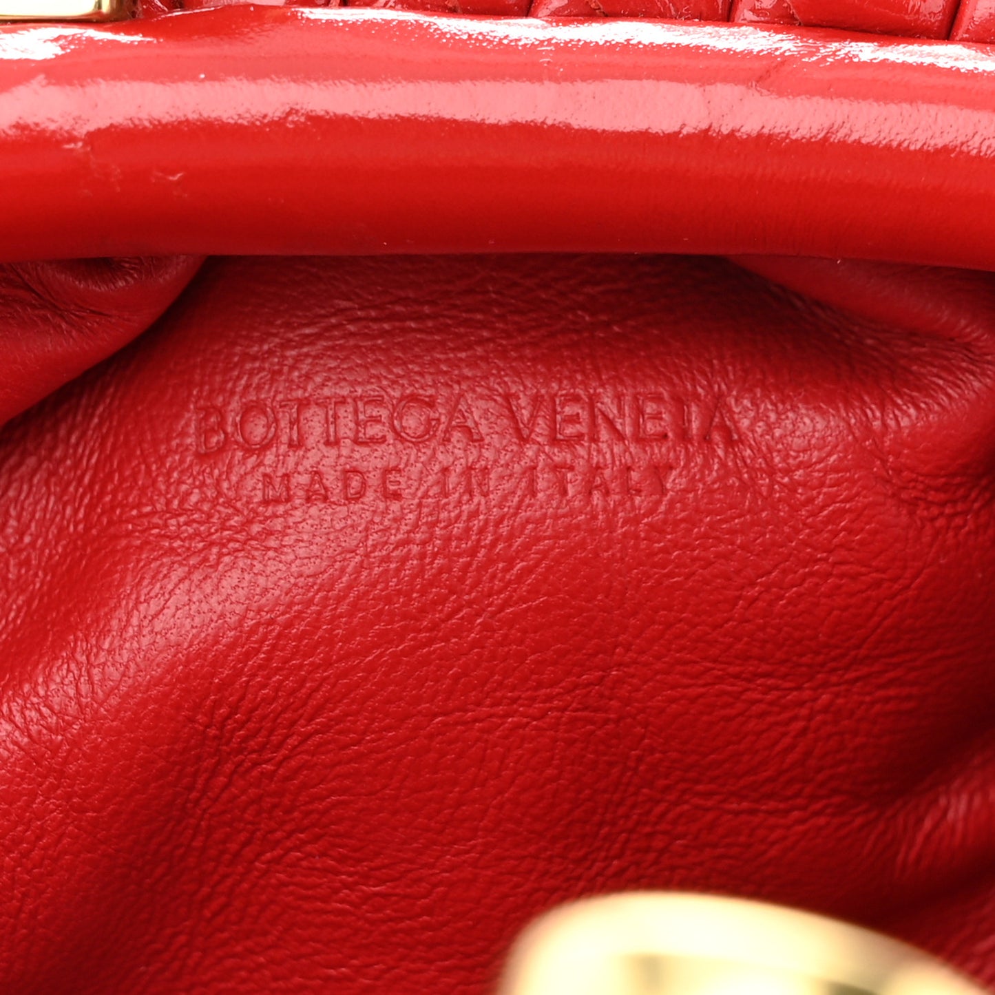 Patent Intrecciato The Mini Kiss Lock Pouch Candy Apple