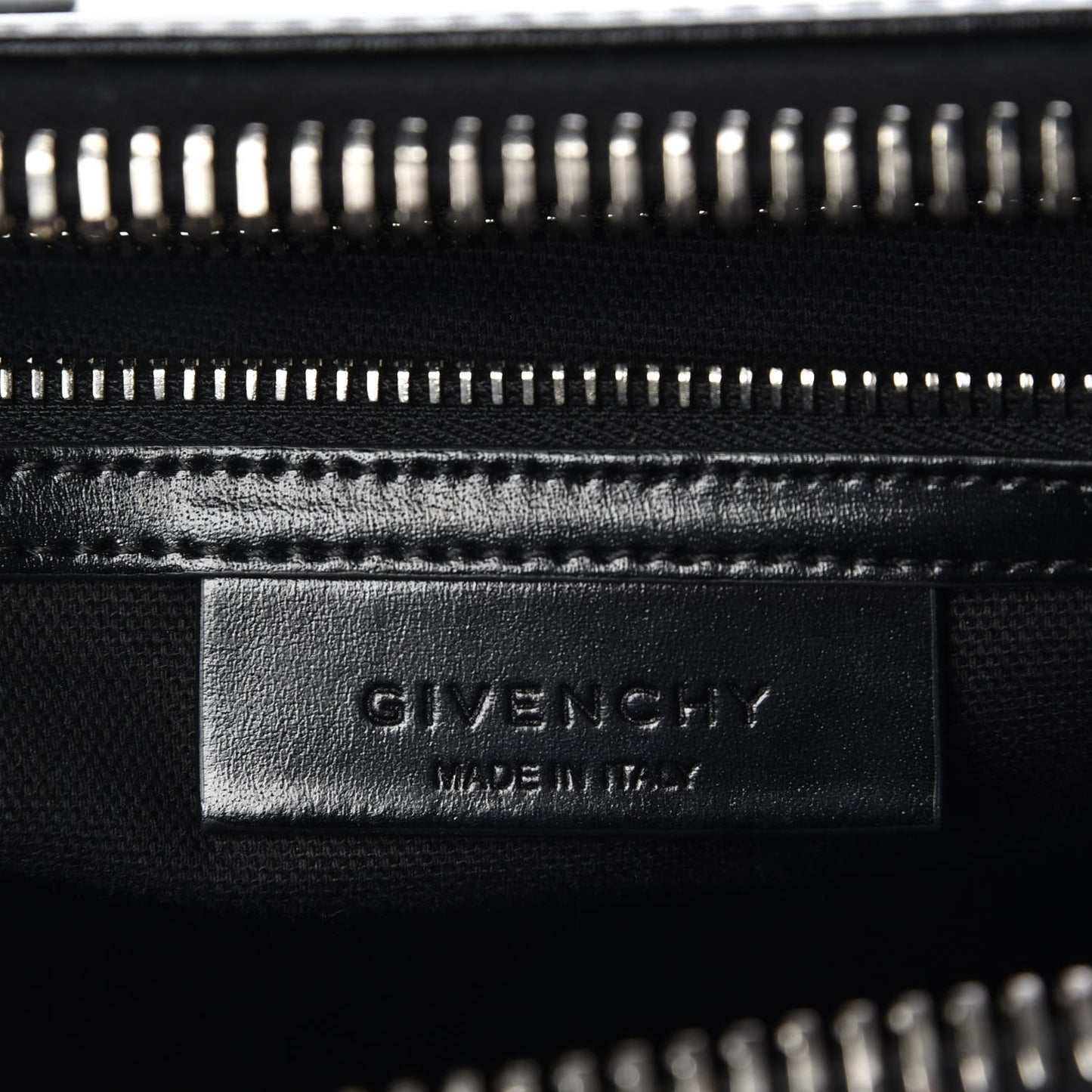 Shiny Lord Calfskin Medium Antigona Black